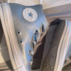 Converse All Stars High Tops,Unique Silver color, Good condition
